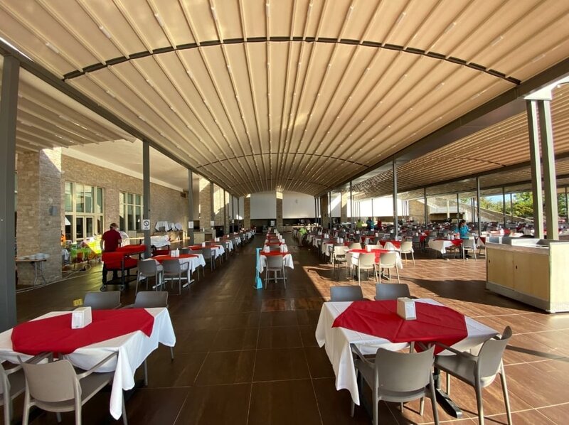 Pergole retractabile si sisteme de sticla (glisante/ghilotina).